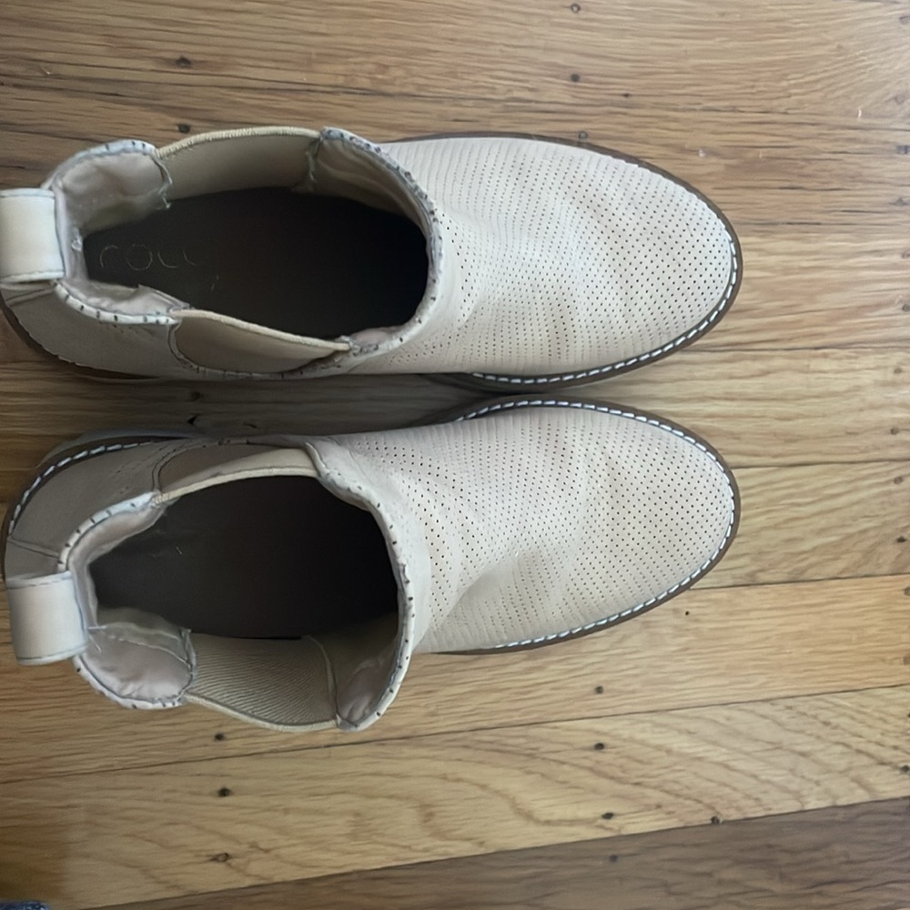 Cream boots - Picture 6 of 8